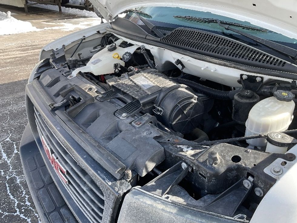 Light Duty Box Truck-Light and Medium Duty Trucks-GMC-2020-Savana G33903-Binghamton-NY-103,089\n\t\tmiles-$ 26,000 - Image 23