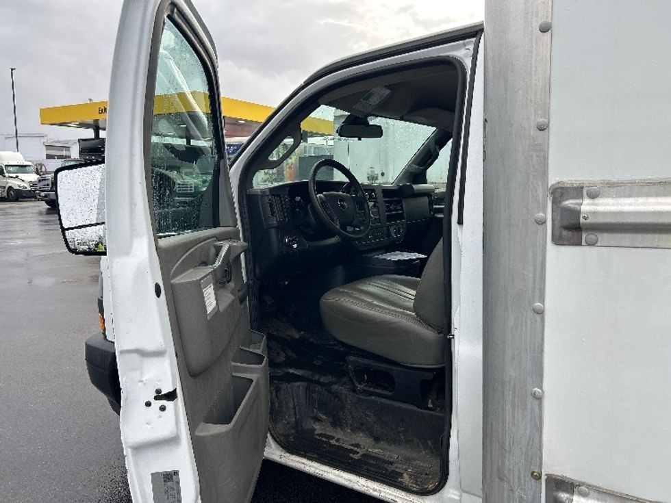 Light Duty Box Truck-Light and Medium Duty Trucks-GMC-2020-Savana G33903-Braintree-MA-65,880\n\t\tmiles-$ 30,750 - Image 16