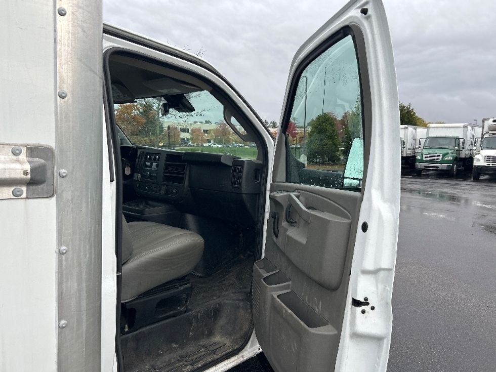 Light Duty Box Truck-Light and Medium Duty Trucks-GMC-2020-Savana G33903-Braintree-MA-65,880\n\t\tmiles-$ 30,750 - Image 20