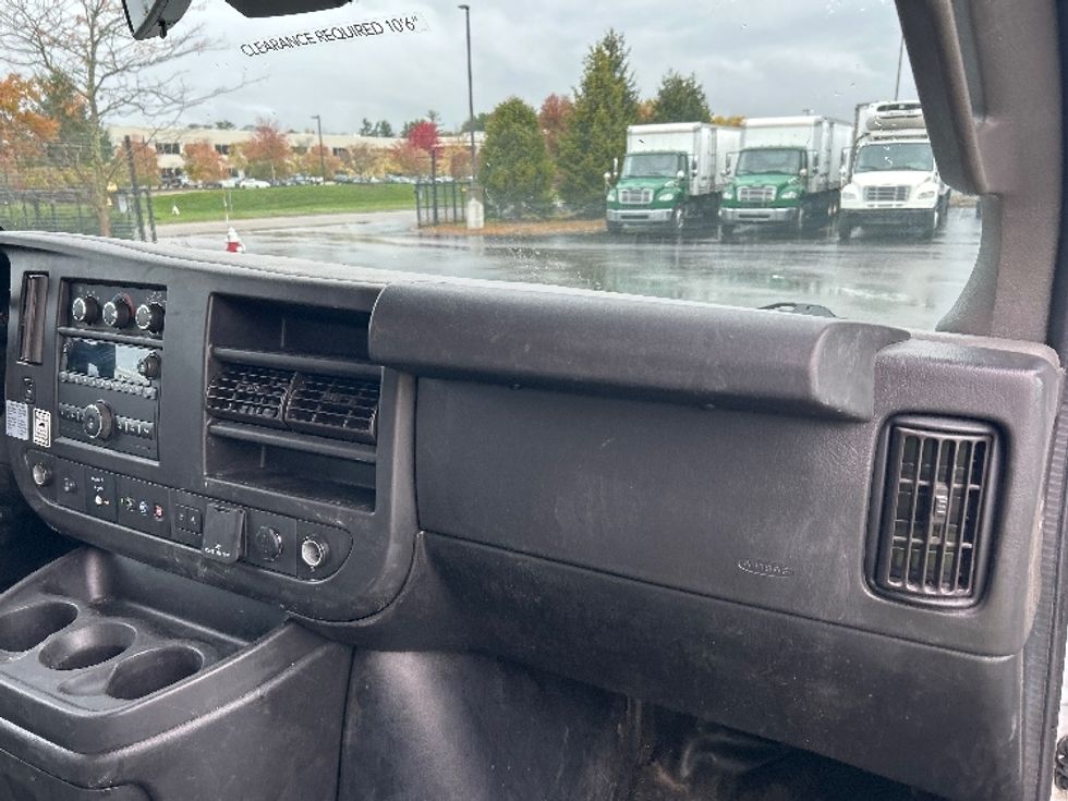 Light Duty Box Truck-Light and Medium Duty Trucks-GMC-2020-Savana G33903-Braintree-MA-65,880\n\t\tmiles-$ 30,750 - Image 21