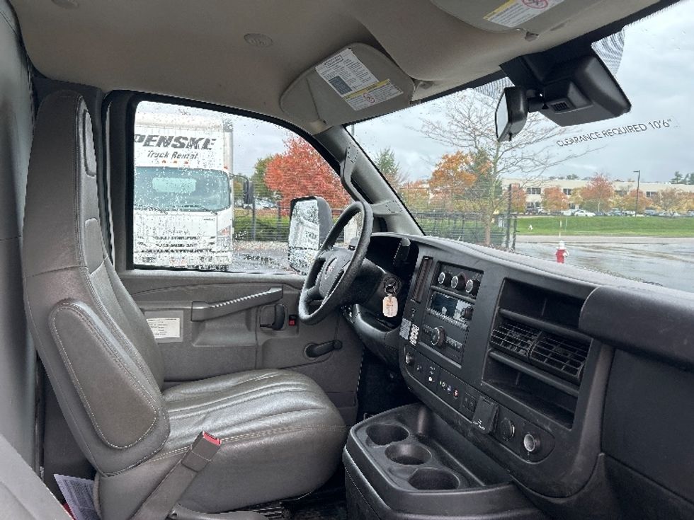 Light Duty Box Truck-Light and Medium Duty Trucks-GMC-2020-Savana G33903-Braintree-MA-65,880\n\t\tmiles-$ 30,750 - Image 22