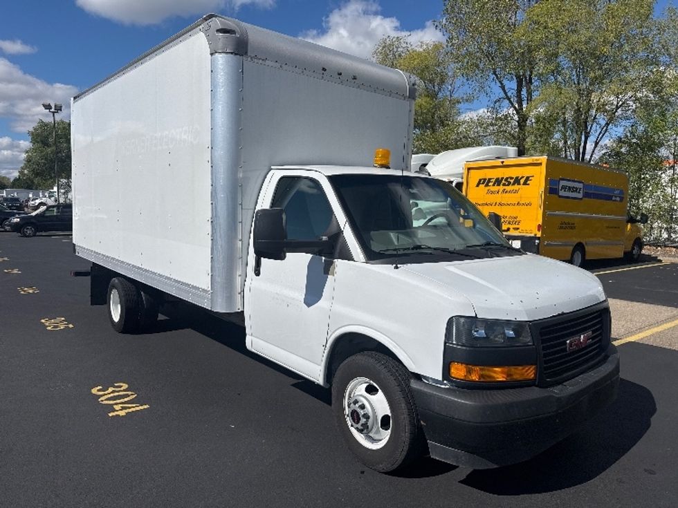 Light Duty Box Truck-Light and Medium Duty Trucks-GMC-2020-Savana G33903-Brooklyn Park-MN-162,177\n\t\tmiles-$ 18,750 - Image 1