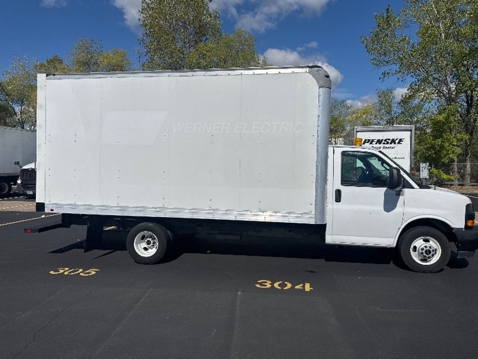 Light Duty Box Truck-Light and Medium Duty Trucks-GMC-2020-Savana G33903-Brooklyn Park-MN-162,177\n\t\tmiles-$ 18,750 - Image 14