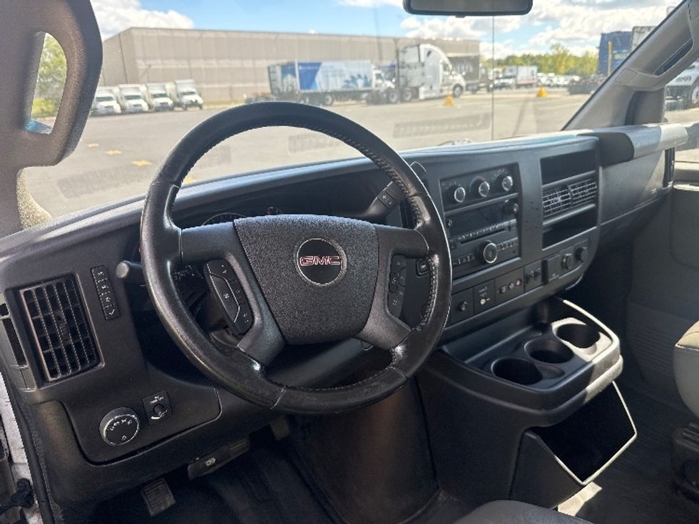 Light Duty Box Truck-Light and Medium Duty Trucks-GMC-2020-Savana G33903-Brooklyn Park-MN-162,177\n\t\tmiles-$ 18,750 - Image 16