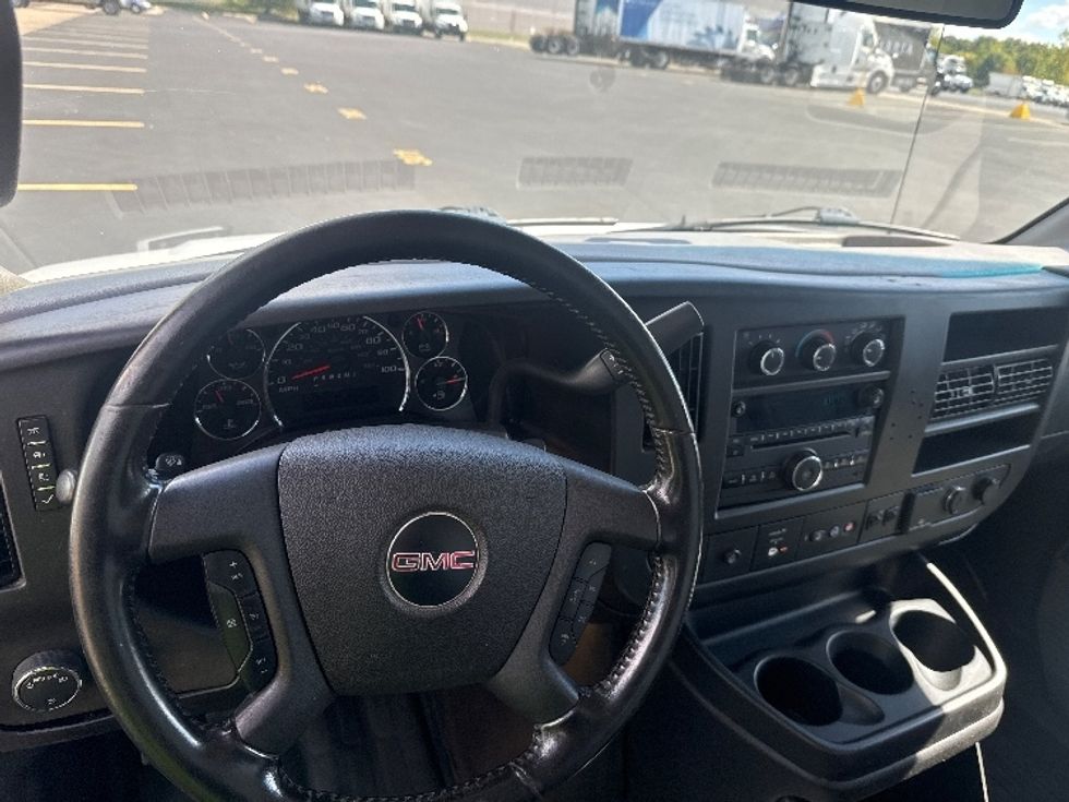 Light Duty Box Truck-Light and Medium Duty Trucks-GMC-2020-Savana G33903-Brooklyn Park-MN-162,177\n\t\tmiles-$ 18,750 - Image 17