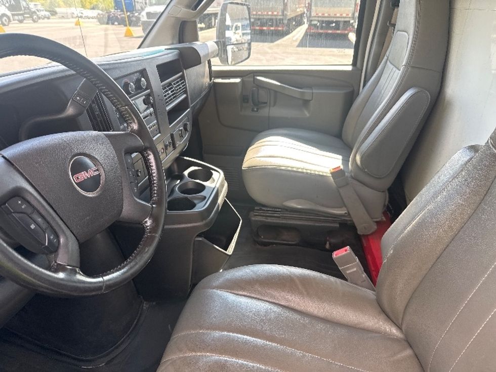 Light Duty Box Truck-Light and Medium Duty Trucks-GMC-2020-Savana G33903-Brooklyn Park-MN-162,177\n\t\tmiles-$ 18,750 - Image 18