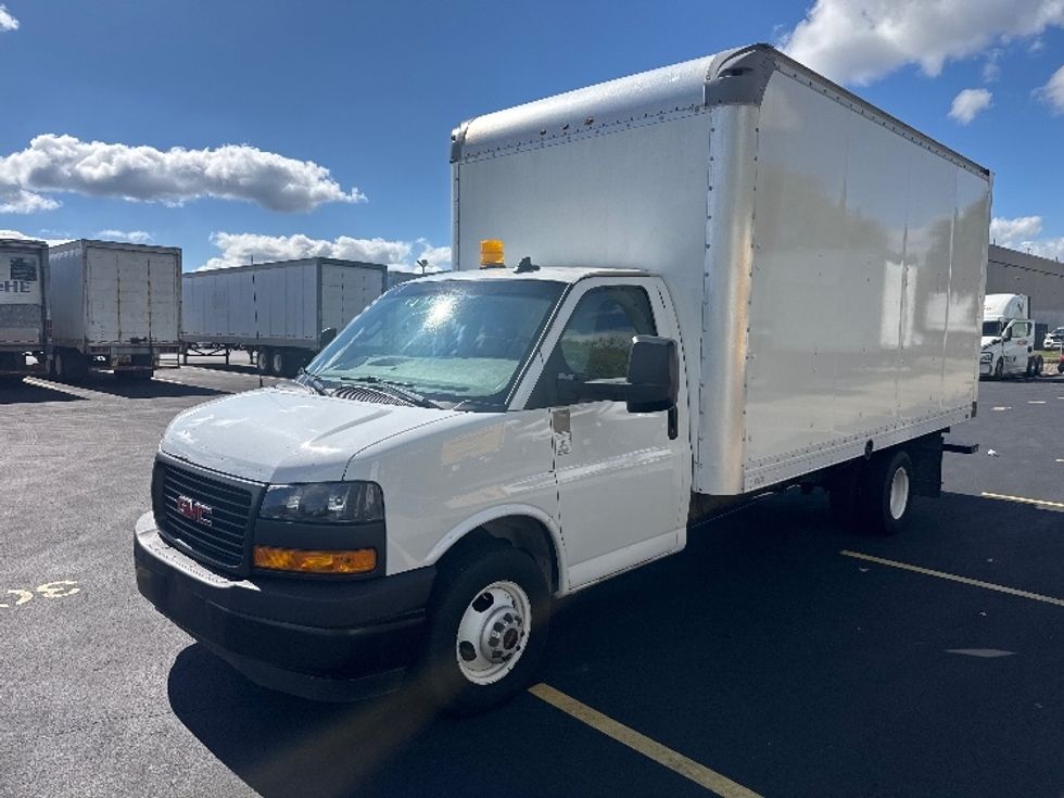 Light Duty Box Truck-Light and Medium Duty Trucks-GMC-2020-Savana G33903-Brooklyn Park-MN-162,177\n\t\tmiles-$ 18,750 - Image 3