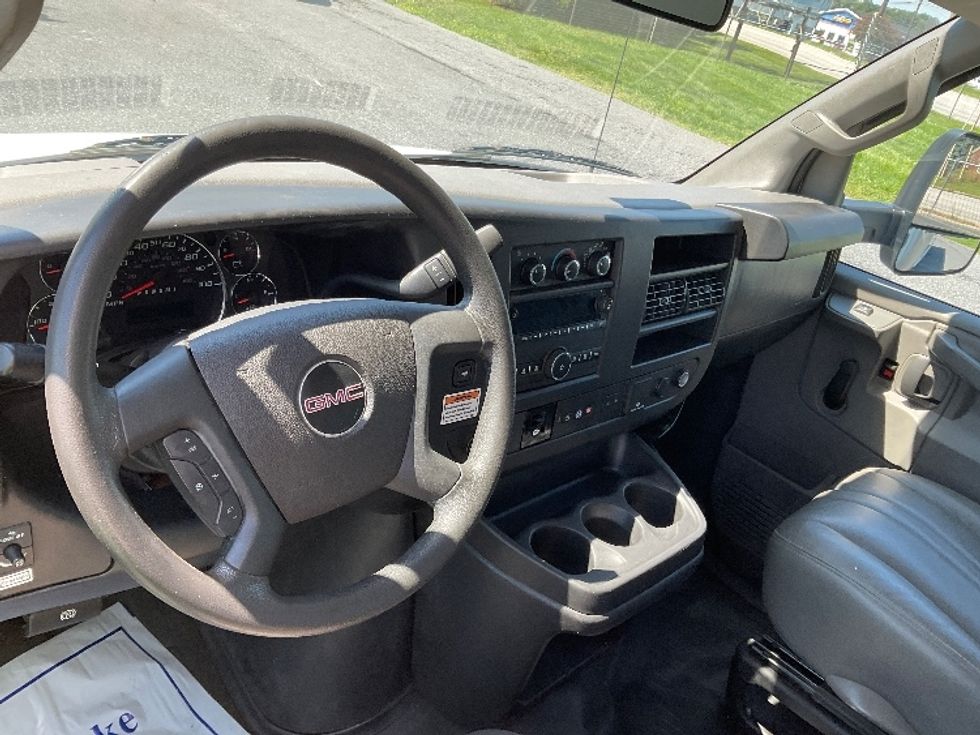 Light Duty Box Truck-Light and Medium Duty Trucks-GMC-2020-Savana G33903-Carlisle-PA-100,548\n\t\tmiles-$ 27,750 - Image 17
