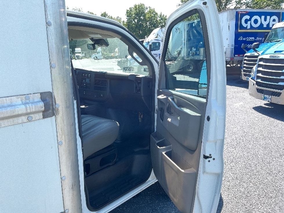 Light Duty Box Truck-Light and Medium Duty Trucks-GMC-2020-Savana G33903-Carlisle-PA-100,548\n\t\tmiles-$ 27,750 - Image 20