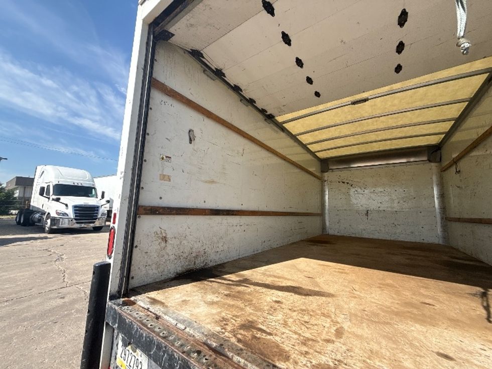 Light Duty Box Truck-Light and Medium Duty Trucks-GMC-2020-Savana G33903-Chicago (Melrose Park)-IL-100,548\n\t\tmiles-$ 27,250 - Image 11