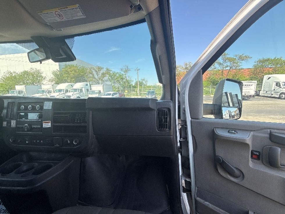 Light Duty Box Truck-Light and Medium Duty Trucks-GMC-2020-Savana G33903-Chicago (Melrose Park)-IL-100,548\n\t\tmiles-$ 27,250 - Image 21