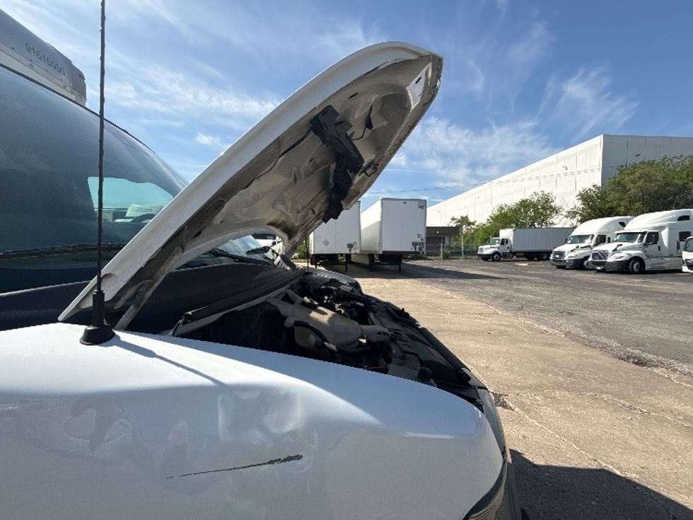 Light Duty Box Truck-Light and Medium Duty Trucks-GMC-2020-Savana G33903-Chicago (Melrose Park)-IL-100,548\n\t\tmiles-$ 27,250 - Image 23