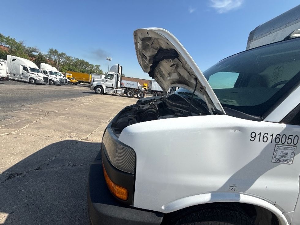 Light Duty Box Truck-Light and Medium Duty Trucks-GMC-2020-Savana G33903-Chicago (Melrose Park)-IL-100,548\n\t\tmiles-$ 27,250 - Image 24