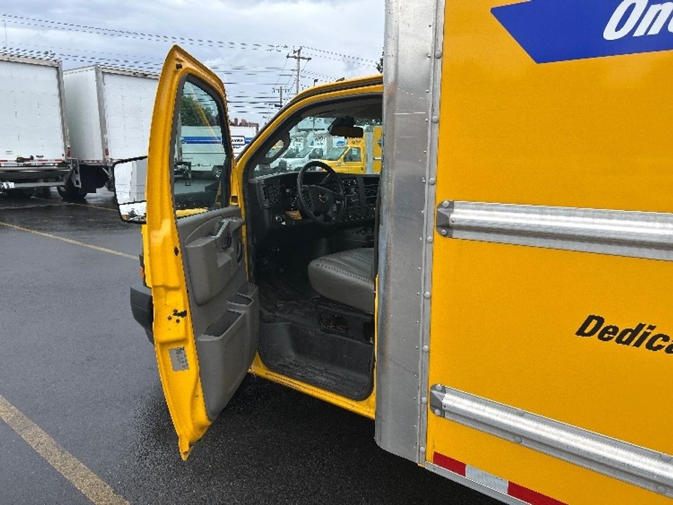 Light Duty Box Truck-Light and Medium Duty Trucks-GMC-2020-Savana G33903-Conover-NC-100,573\n\t\tmiles-$ 25,000 - Image 16