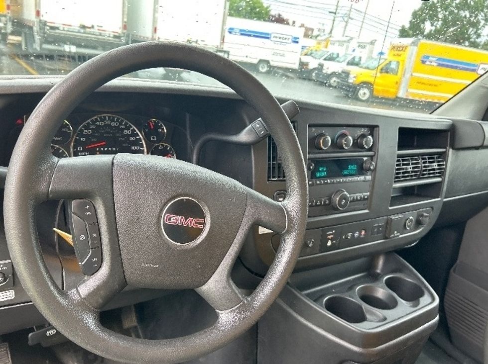Light Duty Box Truck-Light and Medium Duty Trucks-GMC-2020-Savana G33903-Conover-NC-100,573\n\t\tmiles-$ 25,000 - Image 17