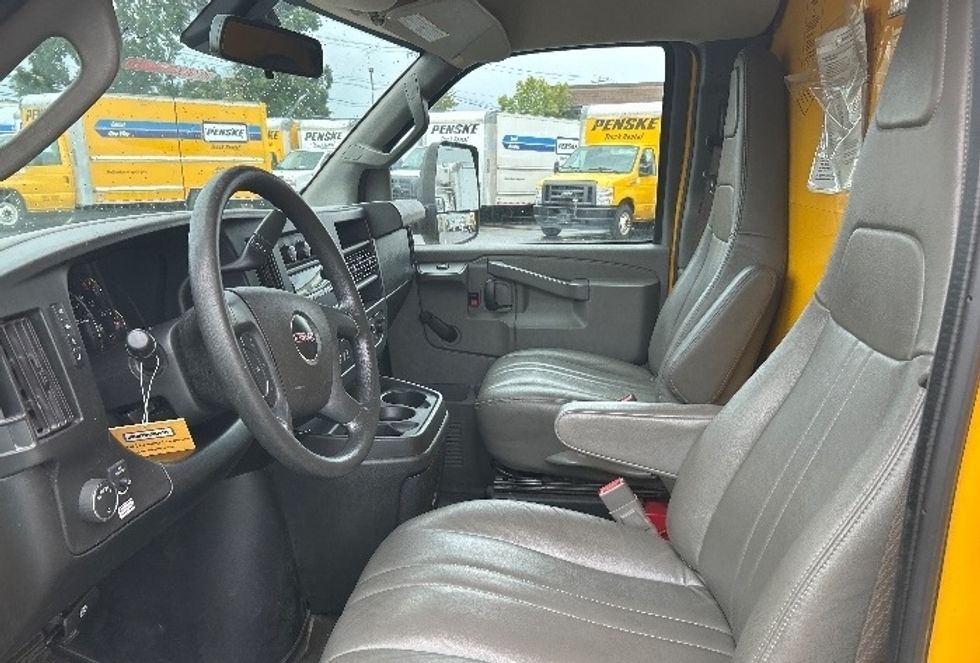 Light Duty Box Truck-Light and Medium Duty Trucks-GMC-2020-Savana G33903-Conover-NC-100,573\n\t\tmiles-$ 25,000 - Image 19