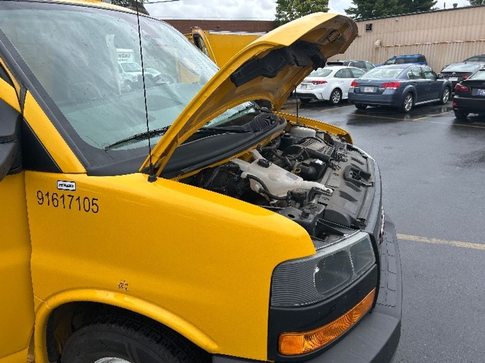 Light Duty Box Truck-Light and Medium Duty Trucks-GMC-2020-Savana G33903-Conover-NC-100,573\n\t\tmiles-$ 25,000 - Image 23