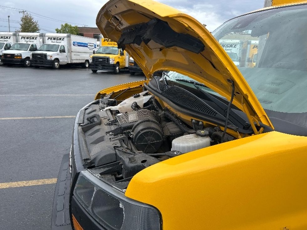 Light Duty Box Truck-Light and Medium Duty Trucks-GMC-2020-Savana G33903-Conover-NC-100,573\n\t\tmiles-$ 25,000 - Image 24