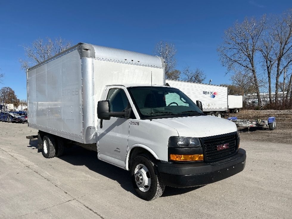 Light Duty Box Truck-Light and Medium Duty Trucks-GMC-2020-Savana G33903-Des Moines-IA-114,588\n\t\tmiles-$ 26,250 - Image 1