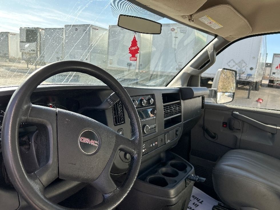 Light Duty Box Truck-Light and Medium Duty Trucks-GMC-2020-Savana G33903-Des Moines-IA-114,588\n\t\tmiles-$ 26,250 - Image 17
