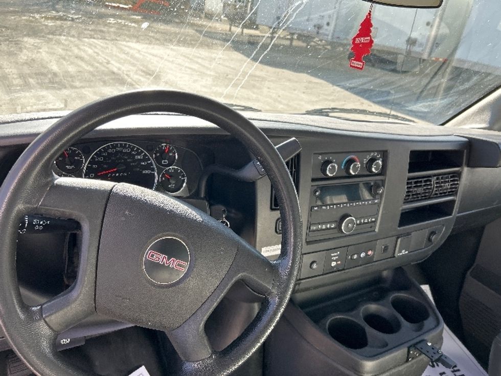 Light Duty Box Truck-Light and Medium Duty Trucks-GMC-2020-Savana G33903-Des Moines-IA-114,588\n\t\tmiles-$ 26,250 - Image 18