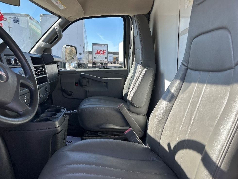 Light Duty Box Truck-Light and Medium Duty Trucks-GMC-2020-Savana G33903-Des Moines-IA-114,588\n\t\tmiles-$ 26,250 - Image 19