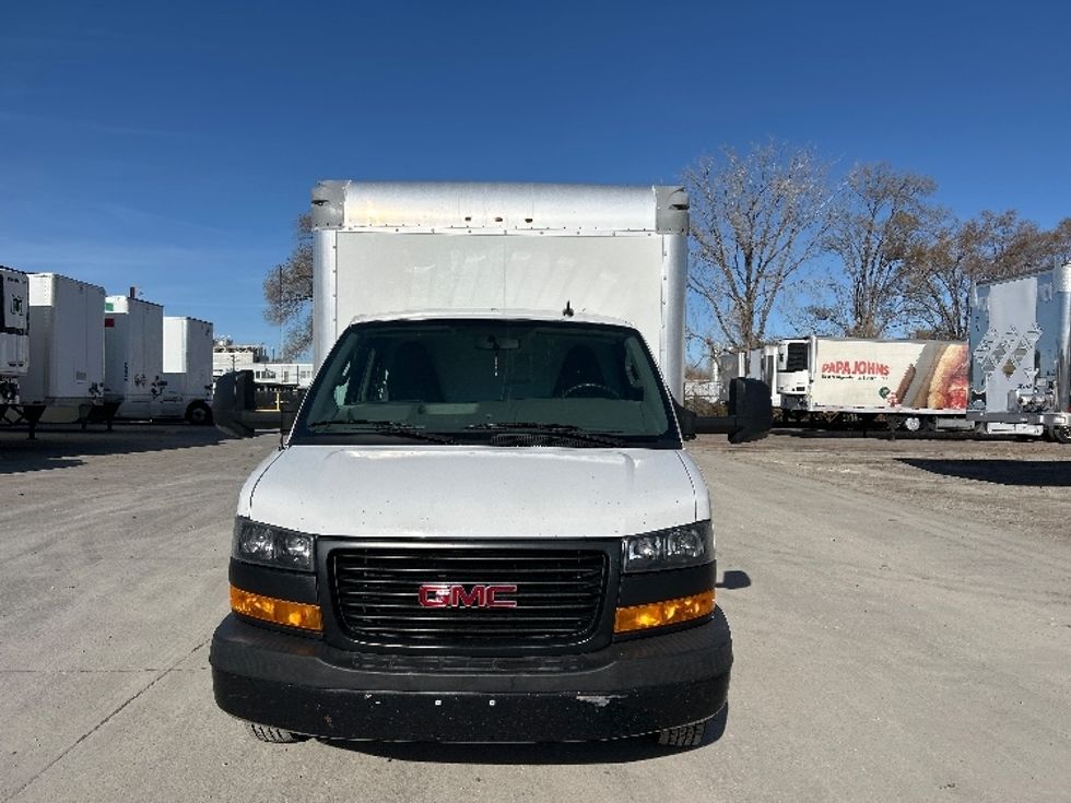 Light Duty Box Truck-Light and Medium Duty Trucks-GMC-2020-Savana G33903-Des Moines-IA-114,588\n\t\tmiles-$ 26,250 - Image 2