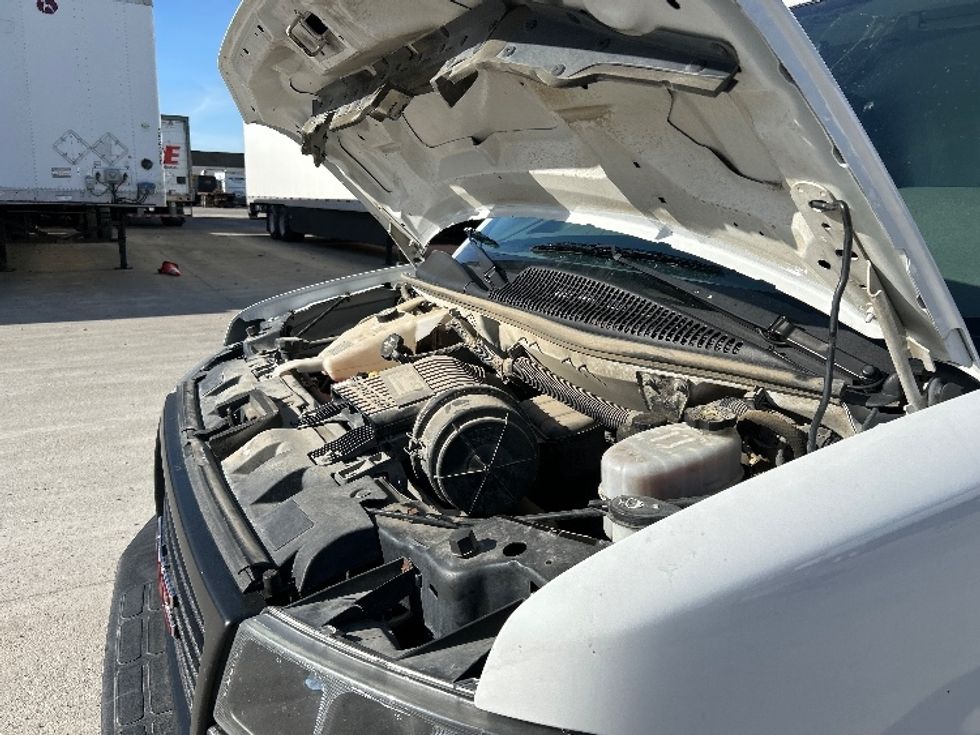 Light Duty Box Truck-Light and Medium Duty Trucks-GMC-2020-Savana G33903-Des Moines-IA-114,588\n\t\tmiles-$ 26,250 - Image 23