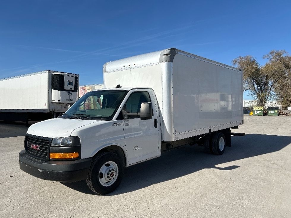 Light Duty Box Truck-Light and Medium Duty Trucks-GMC-2020-Savana G33903-Des Moines-IA-114,588\n\t\tmiles-$ 26,250 - Image 3