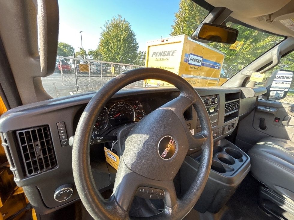 Light Duty Box Truck-Light and Medium Duty Trucks-GMC-2020-Savana G33903-Earth City-MO-84,167\n\t\tmiles-$ 27,250 - Image 13