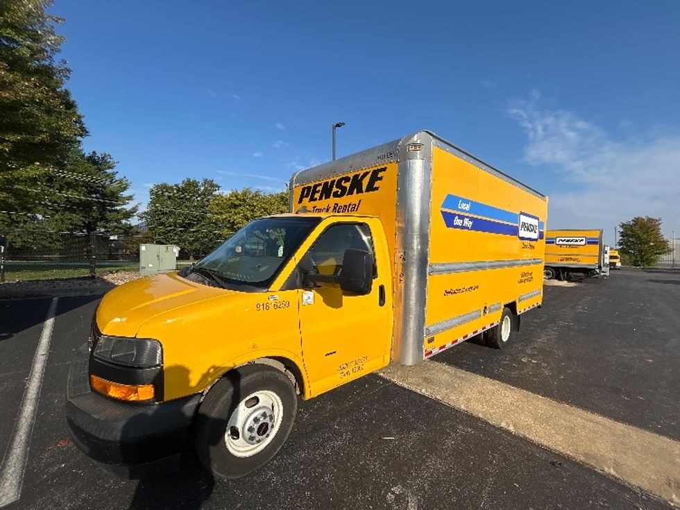 Light Duty Box Truck-Light and Medium Duty Trucks-GMC-2020-Savana G33903-Earth City-MO-84,167\n\t\tmiles-$ 27,250 - Image 3