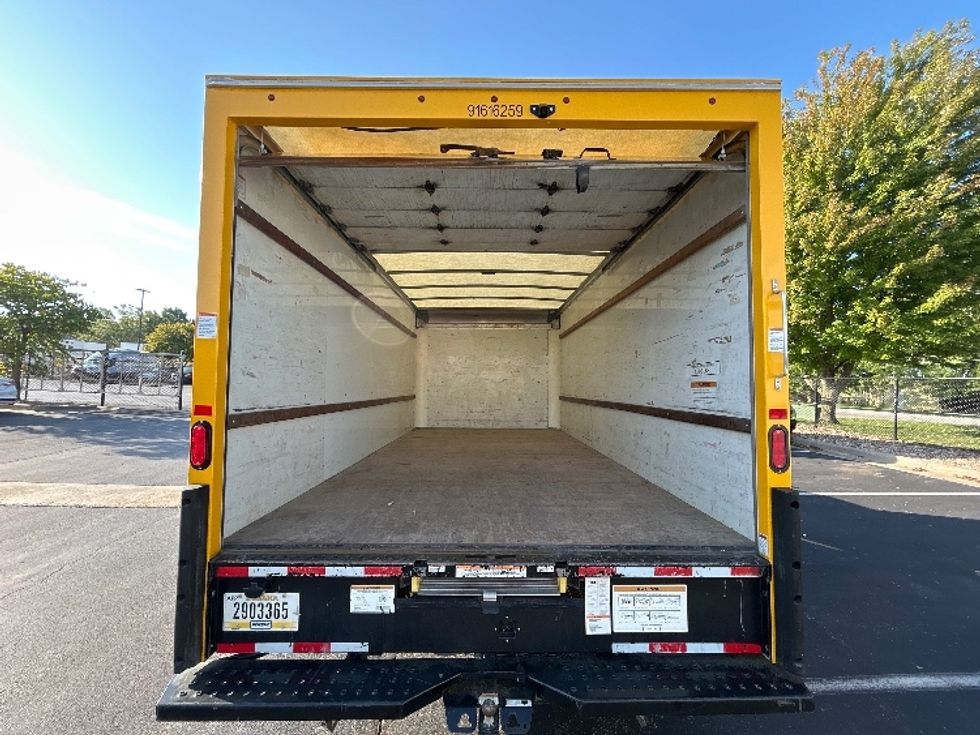 Light Duty Box Truck-Light and Medium Duty Trucks-GMC-2020-Savana G33903-Earth City-MO-84,167\n\t\tmiles-$ 27,250 - Image 7