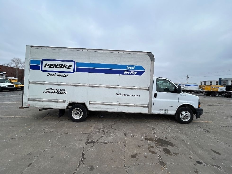 Light Duty Box Truck-Light and Medium Duty Trucks-GMC-2020-Savana G33903-East Chicago-IN-113,037\n\t\tmiles-$ 26,750 - Image 15