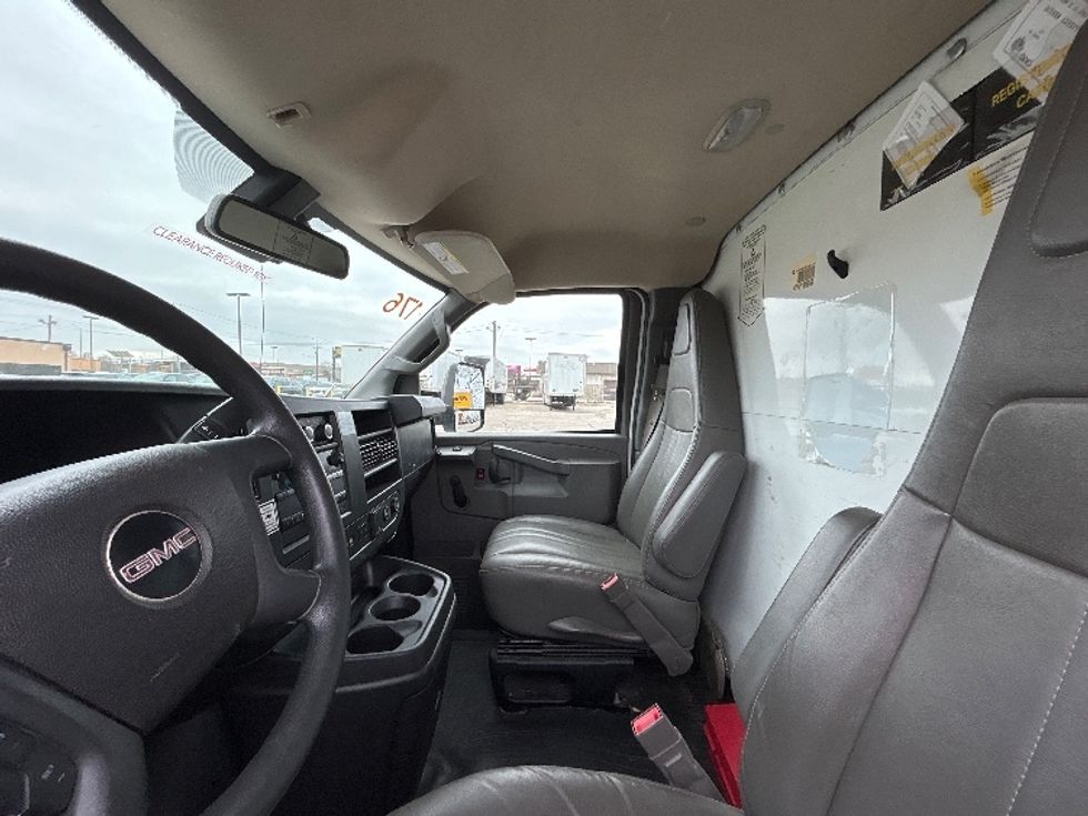 Light Duty Box Truck-Light and Medium Duty Trucks-GMC-2020-Savana G33903-East Chicago-IN-113,037\n\t\tmiles-$ 26,750 - Image 19