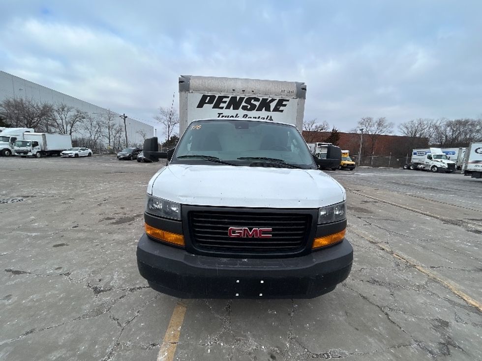 Light Duty Box Truck-Light and Medium Duty Trucks-GMC-2020-Savana G33903-East Chicago-IN-113,037\n\t\tmiles-$ 26,750 - Image 2