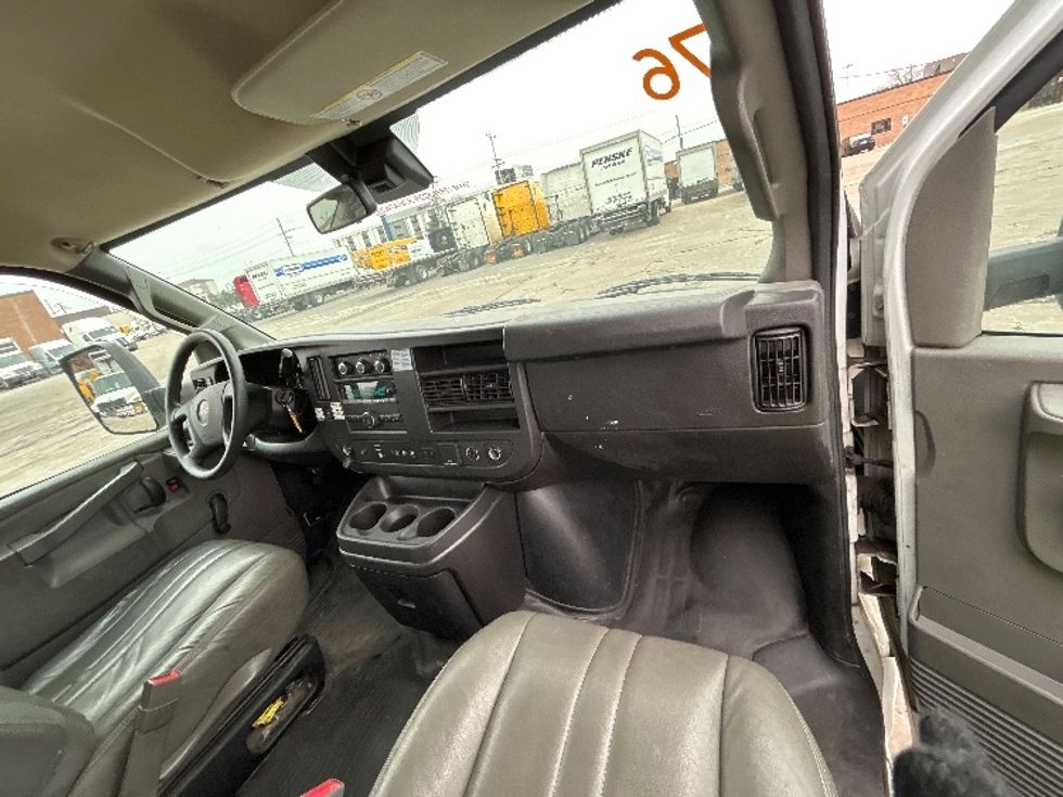 Light Duty Box Truck-Light and Medium Duty Trucks-GMC-2020-Savana G33903-East Chicago-IN-113,037\n\t\tmiles-$ 26,750 - Image 21
