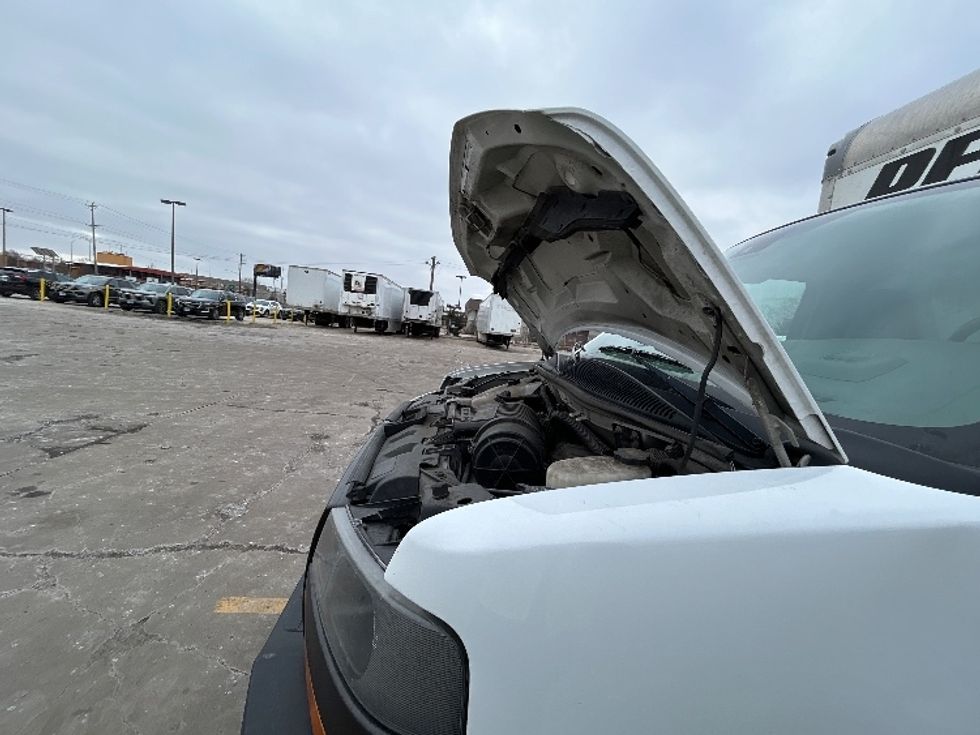 Light Duty Box Truck-Light and Medium Duty Trucks-GMC-2020-Savana G33903-East Chicago-IN-113,037\n\t\tmiles-$ 26,750 - Image 24