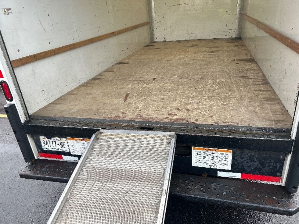 Light Duty Box Truck-Light and Medium Duty Trucks-GMC-2020-Savana G33903-Elmsford-NY-69,285\n\t\tmiles-$ 29,750 - Image 10