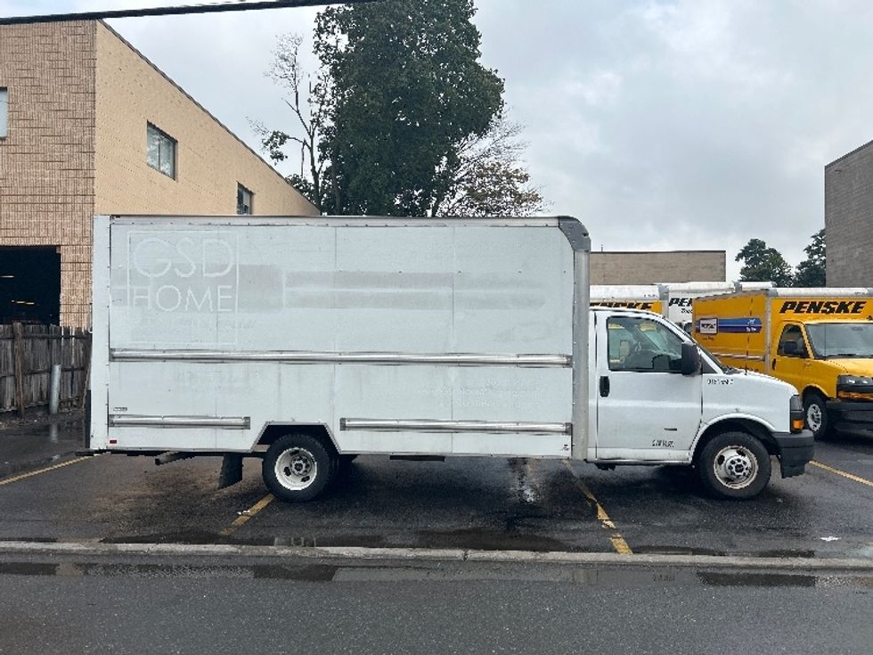 Light Duty Box Truck-Light and Medium Duty Trucks-GMC-2020-Savana G33903-Elmsford-NY-69,285\n\t\tmiles-$ 29,750 - Image 15
