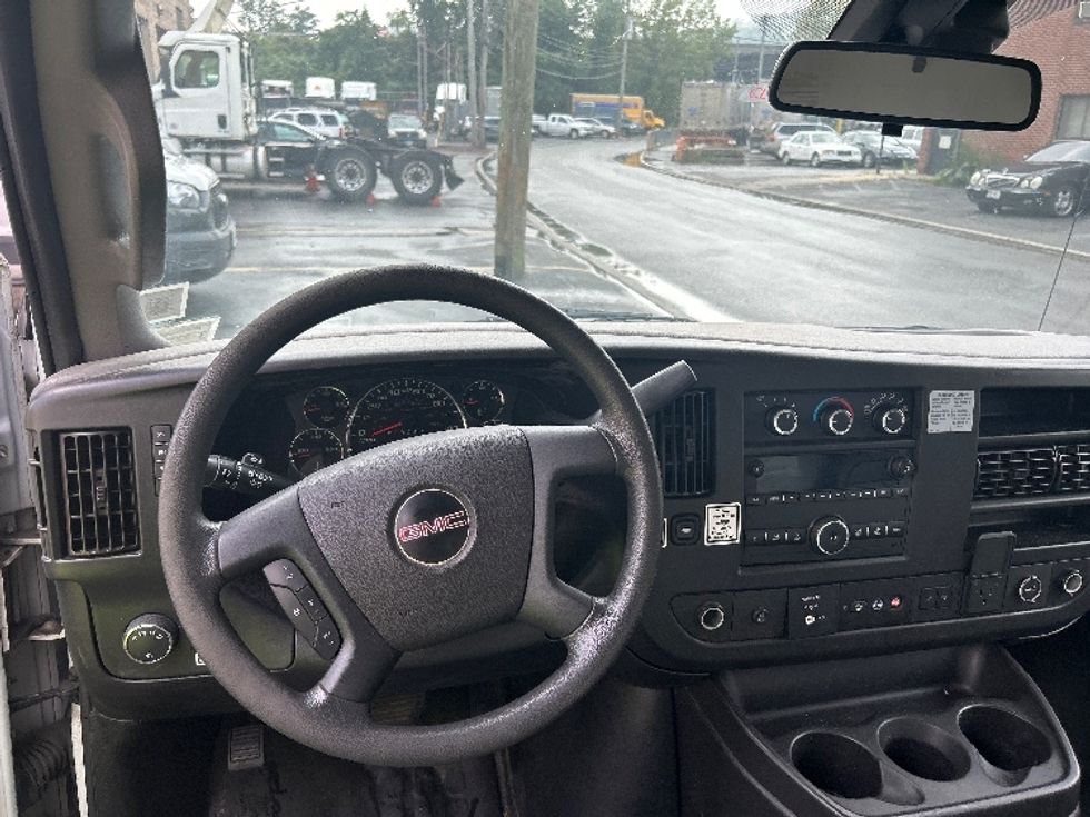 Light Duty Box Truck-Light and Medium Duty Trucks-GMC-2020-Savana G33903-Elmsford-NY-69,285\n\t\tmiles-$ 29,750 - Image 18