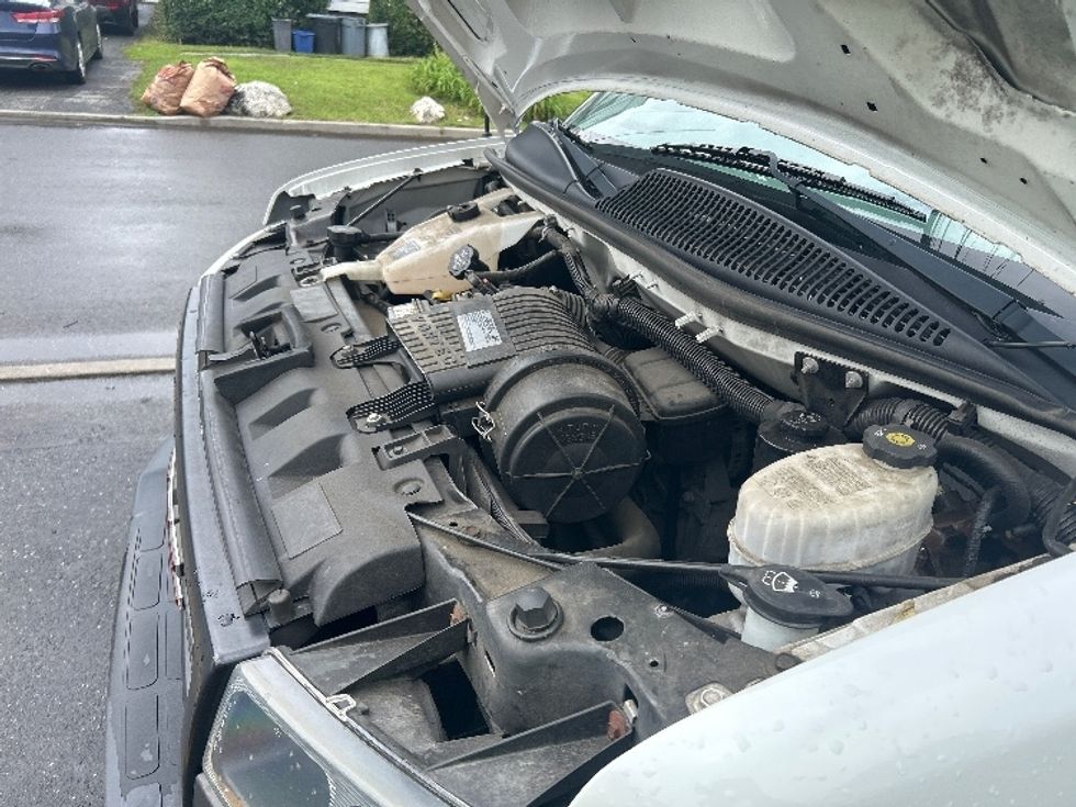 Light Duty Box Truck-Light and Medium Duty Trucks-GMC-2020-Savana G33903-Elmsford-NY-69,285\n\t\tmiles-$ 29,750 - Image 24