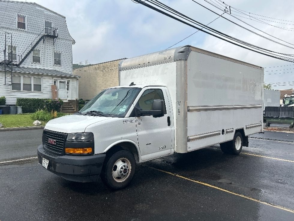 Light Duty Box Truck-Light and Medium Duty Trucks-GMC-2020-Savana G33903-Elmsford-NY-69,285\n\t\tmiles-$ 29,750 - Image 3