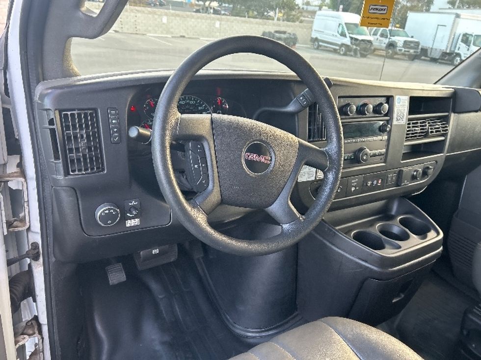 Light Duty Box Truck-Light and Medium Duty Trucks-GMC-2020-Savana G33903-Fontana-CA-74,452\n\t\tmiles-$ 39,250 - Image 16