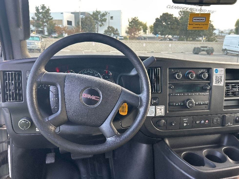 Light Duty Box Truck-Light and Medium Duty Trucks-GMC-2020-Savana G33903-Fontana-CA-74,452\n\t\tmiles-$ 39,250 - Image 17