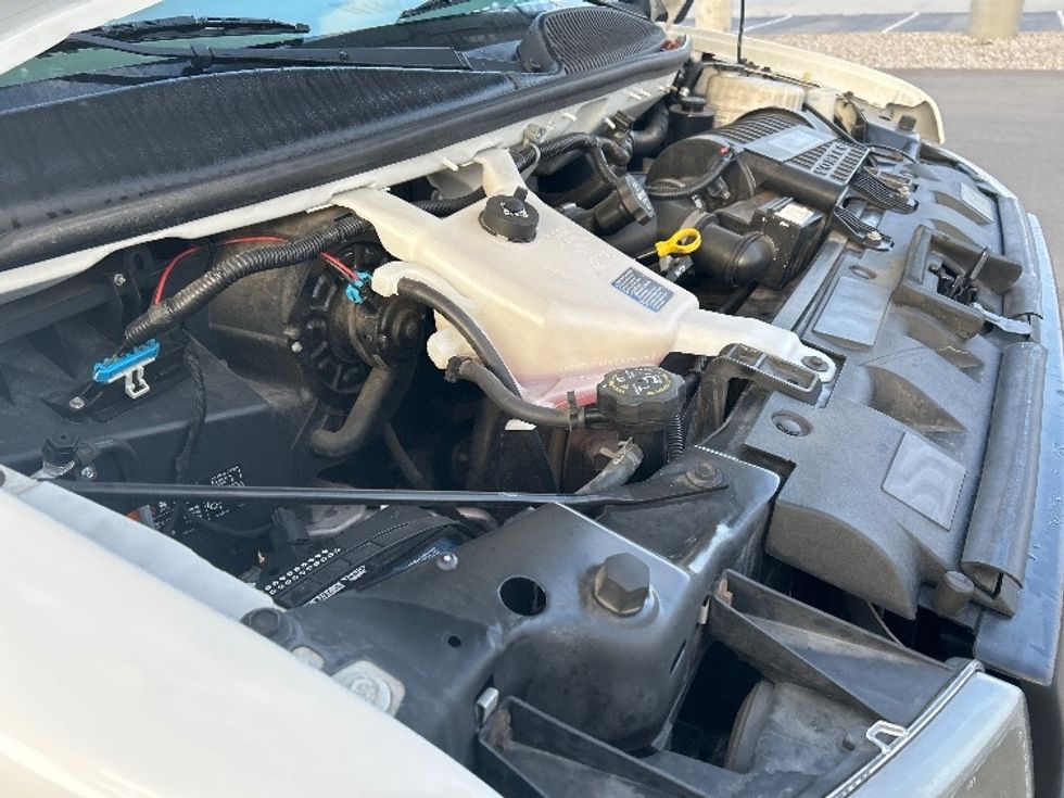 Light Duty Box Truck-Light and Medium Duty Trucks-GMC-2020-Savana G33903-Fontana-CA-74,452\n\t\tmiles-$ 39,250 - Image 22