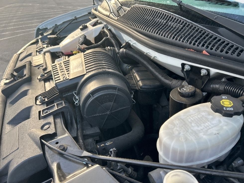 Light Duty Box Truck-Light and Medium Duty Trucks-GMC-2020-Savana G33903-Fontana-CA-74,452\n\t\tmiles-$ 39,250 - Image 23