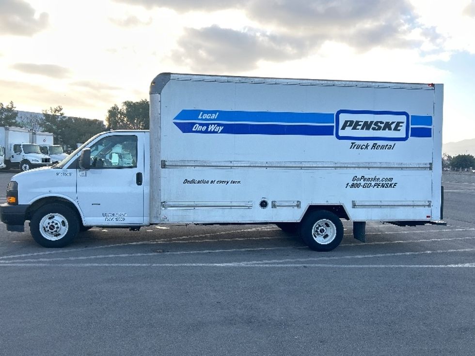 Light Duty Box Truck-Light and Medium Duty Trucks-GMC-2020-Savana G33903-Fontana-CA-74,452\n\t\tmiles-$ 39,250 - Image 4