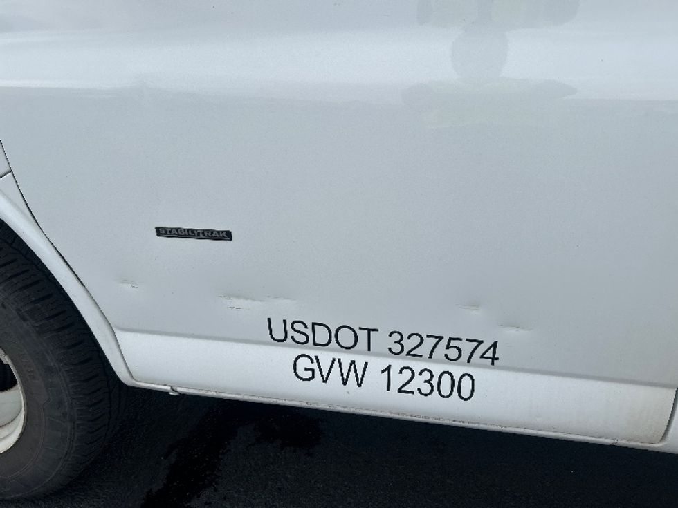 Light Duty Box Truck-Light and Medium Duty Trucks-GMC-2020-Savana G33903-Greeley-CO-65,570\n\t\tmiles-$ 34,250 - Image 28