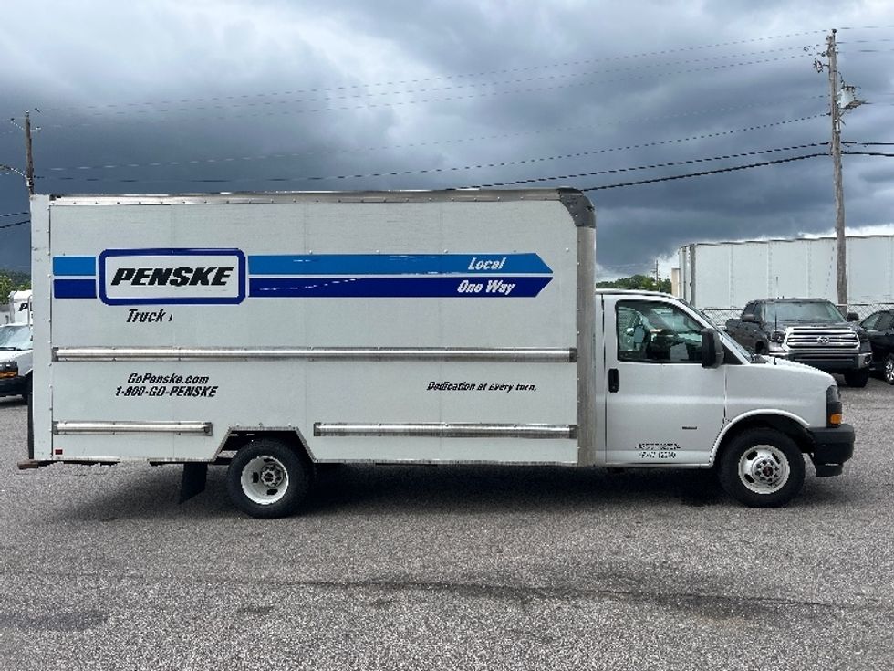 Light Duty Box Truck-Light and Medium Duty Trucks-GMC-2020-Savana G33903-Homewood-AL-113,221\n\t\tmiles-$ 27,000 - Image 15