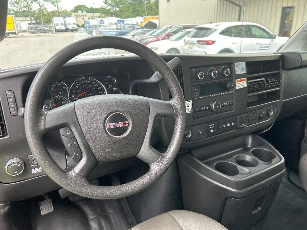 Light Duty Box Truck-Light and Medium Duty Trucks-GMC-2020-Savana G33903-Homewood-AL-113,221\n\t\tmiles-$ 27,000 - Image 17